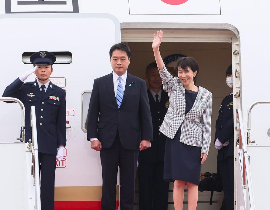 高市早苗狂踩红线！“亡国答辩”炸翻全网！竟把台湾问题和日本存