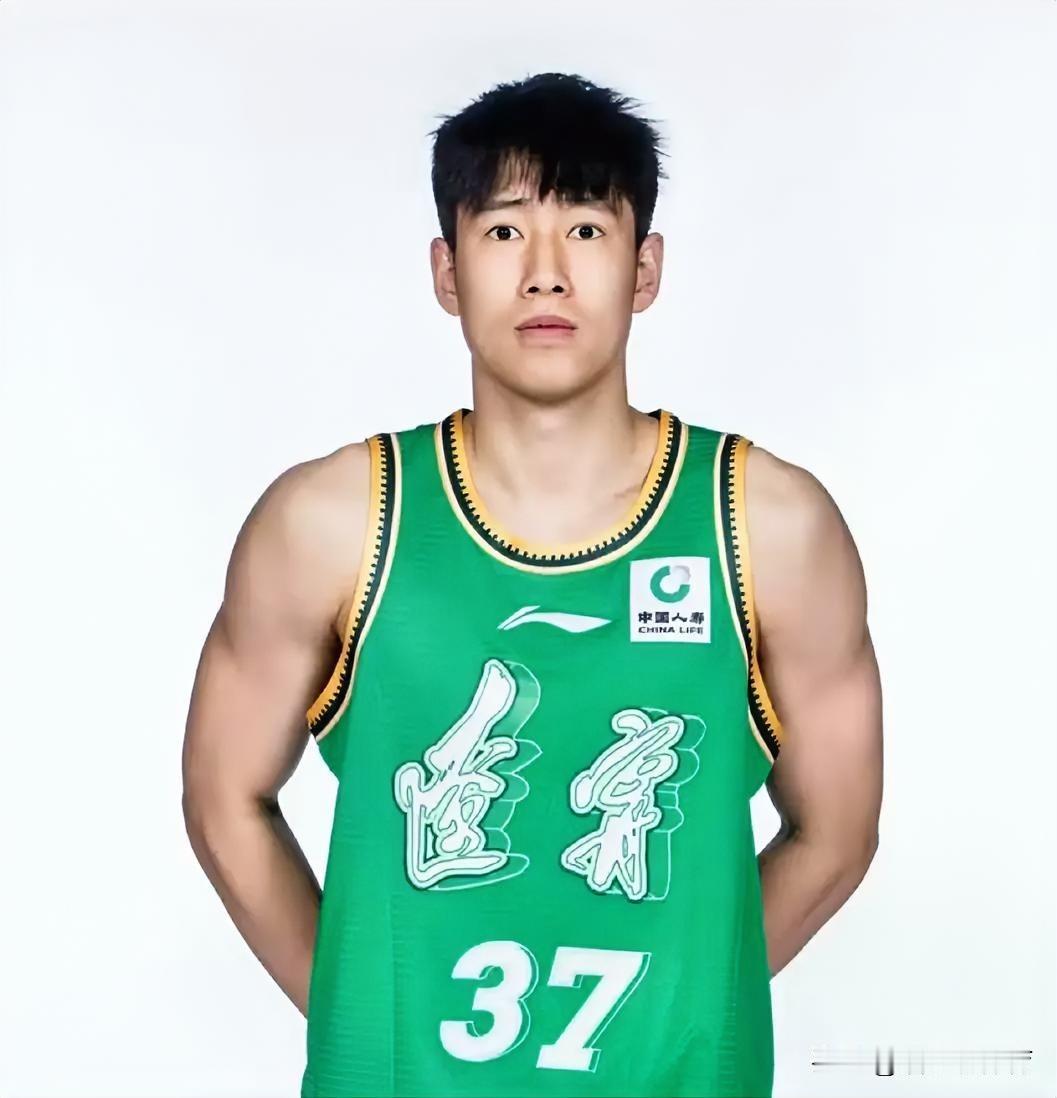 李虎翼迎来成为辽篮主力的绝佳机会，乌戈为什么喜欢用虎子，其实是这几个原因。大上