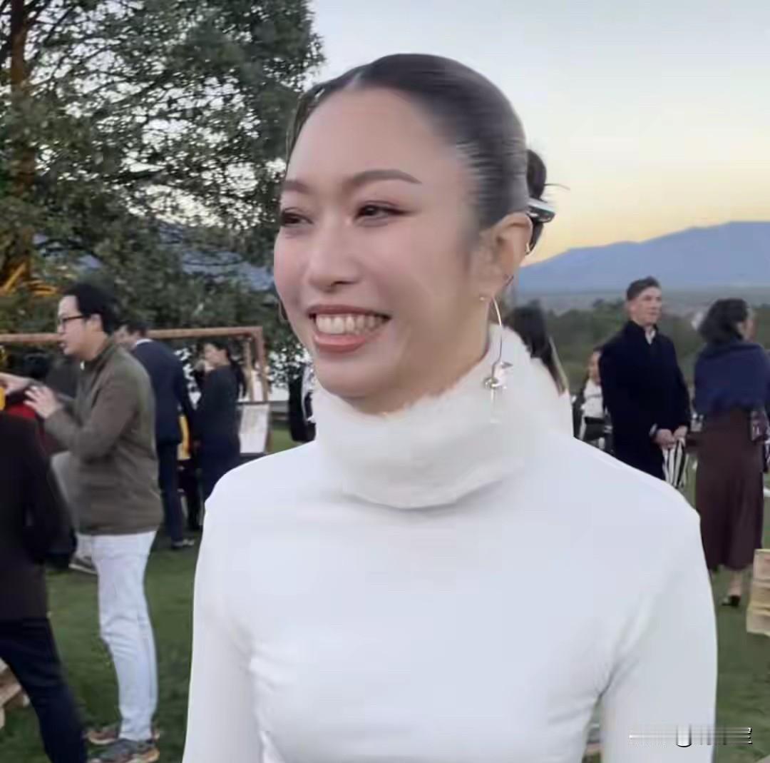 霍家老三的这个审美我是真的看不上娶个外国的就算了这外在我也是真的看不懂虽然