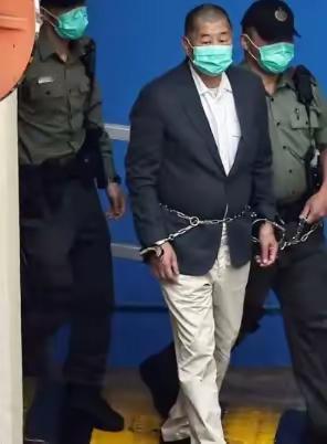 见过无耻的，没见过黎智英这么无耻的！定罪当庭甩锅美国间谍马克，喊着“向中国人认罪