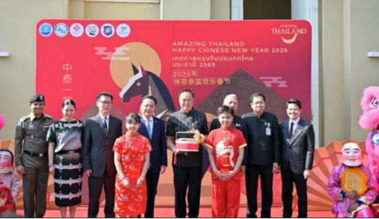 感觉泰国已经悄然成为一个“华人国家”了。表面上看，泰国华人只占总人口的14%