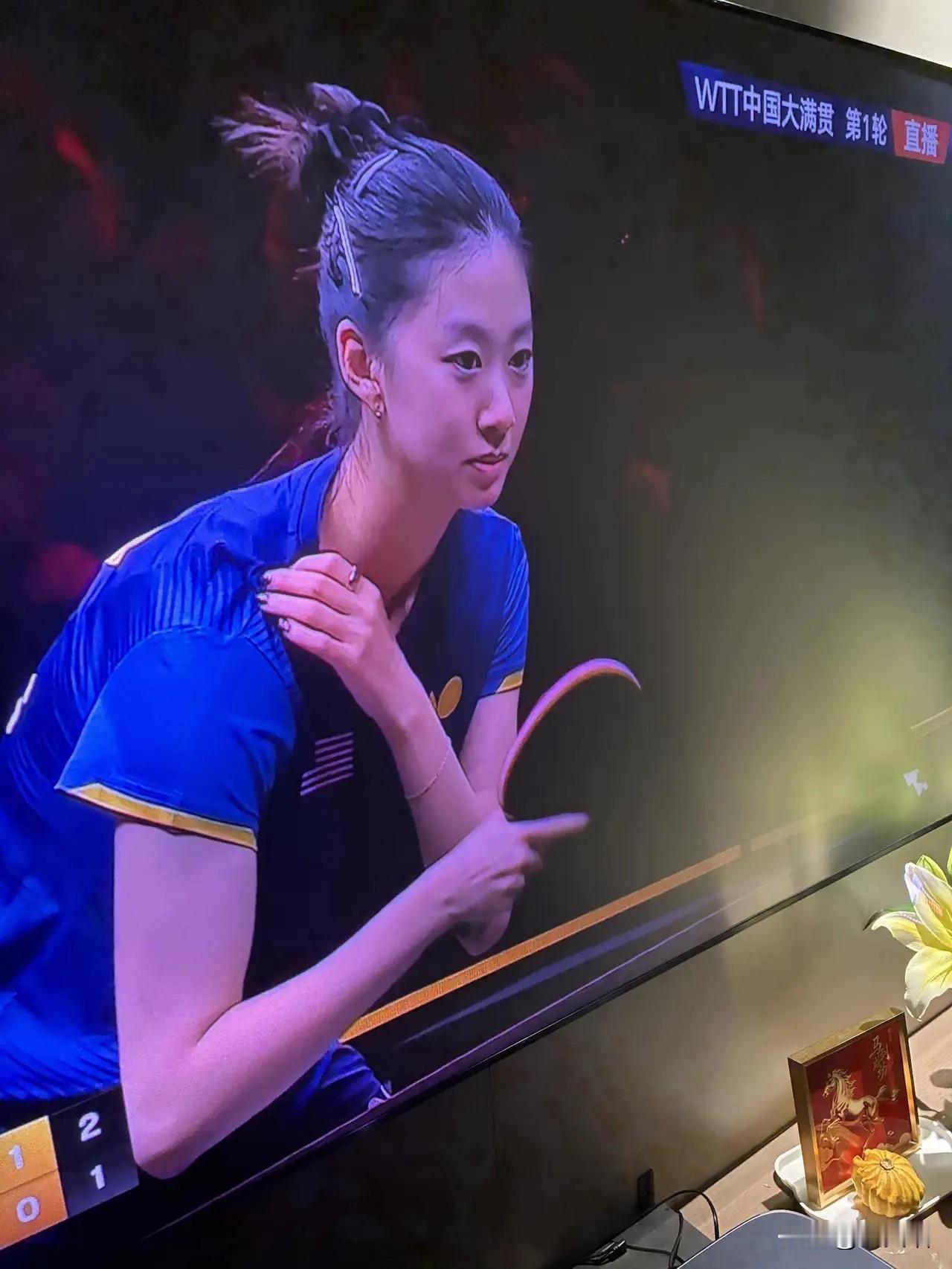 大家有没有注意到WTT中国大满贯上那个输球还笑嘻嘻的美国女孩？王艾米，0