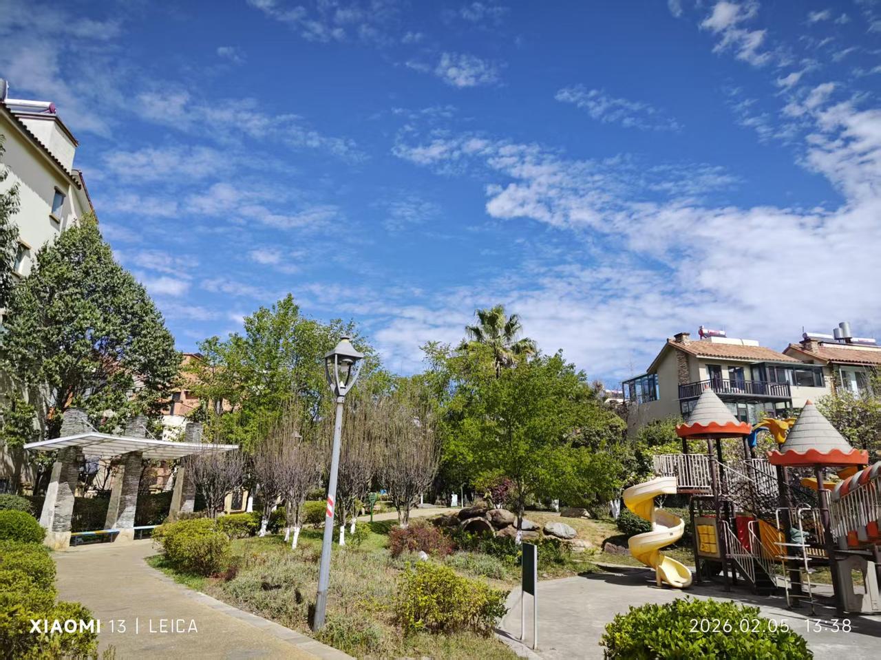 【中老年朋友别断崖式戒烟】见着很多戒烟的朋友不是长胖，就是肺部出问题，所以，中老