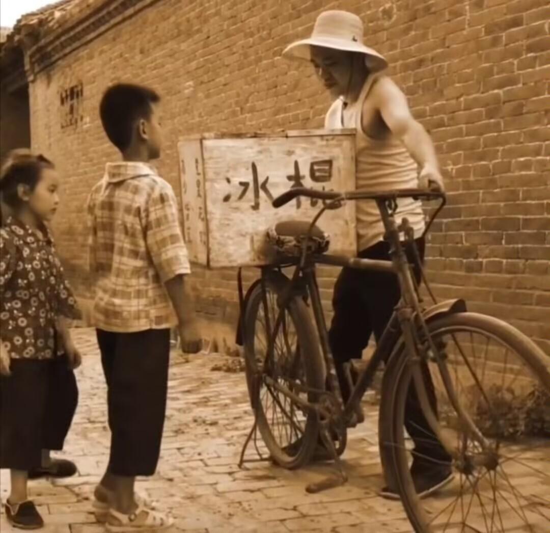 最近刷到个清单，说占5样就算“老了”，10条扫下来我中了7样，心里忽然酸酸