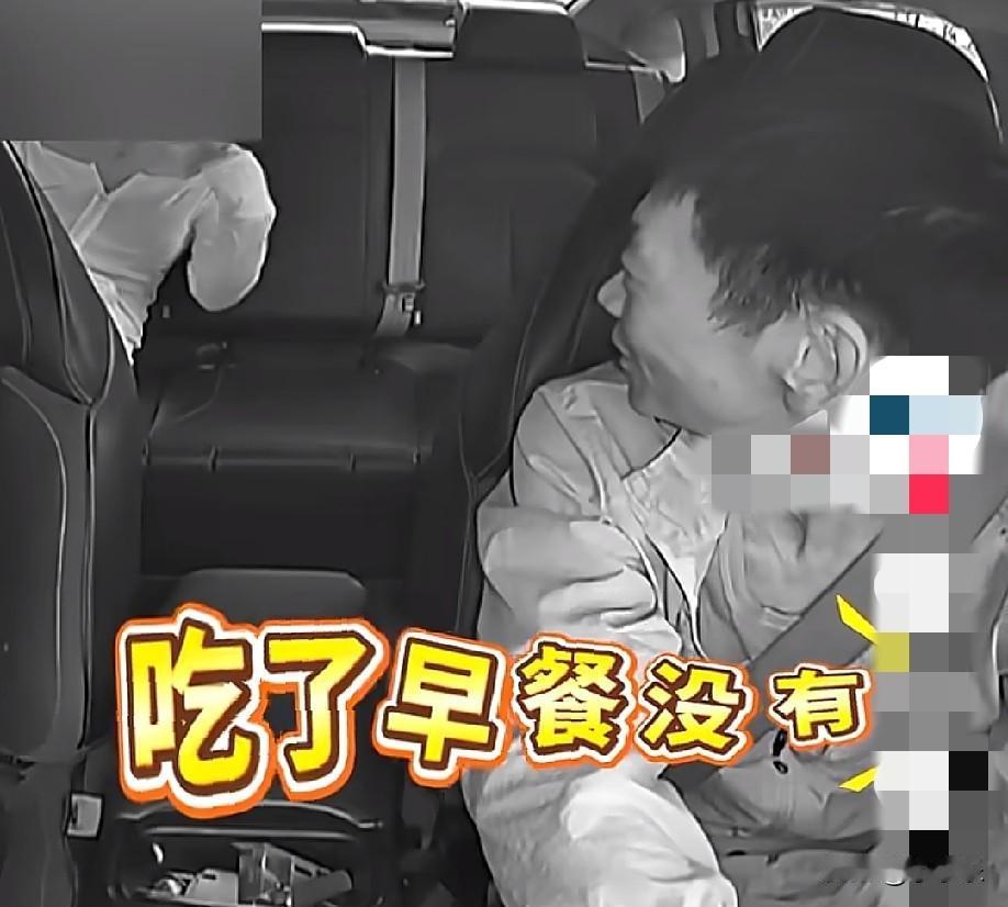近日，重庆一20岁姑娘搭乘的士，一路上不停地哭泣，“的哥”程健察觉异常一路上一直