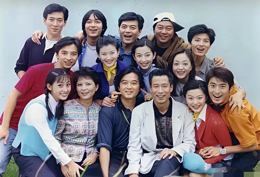 哇塞！一眼望去，都是大明星！李羚、刘佩琦、范冰冰、任泉、潘粤明、王新军等等，你都