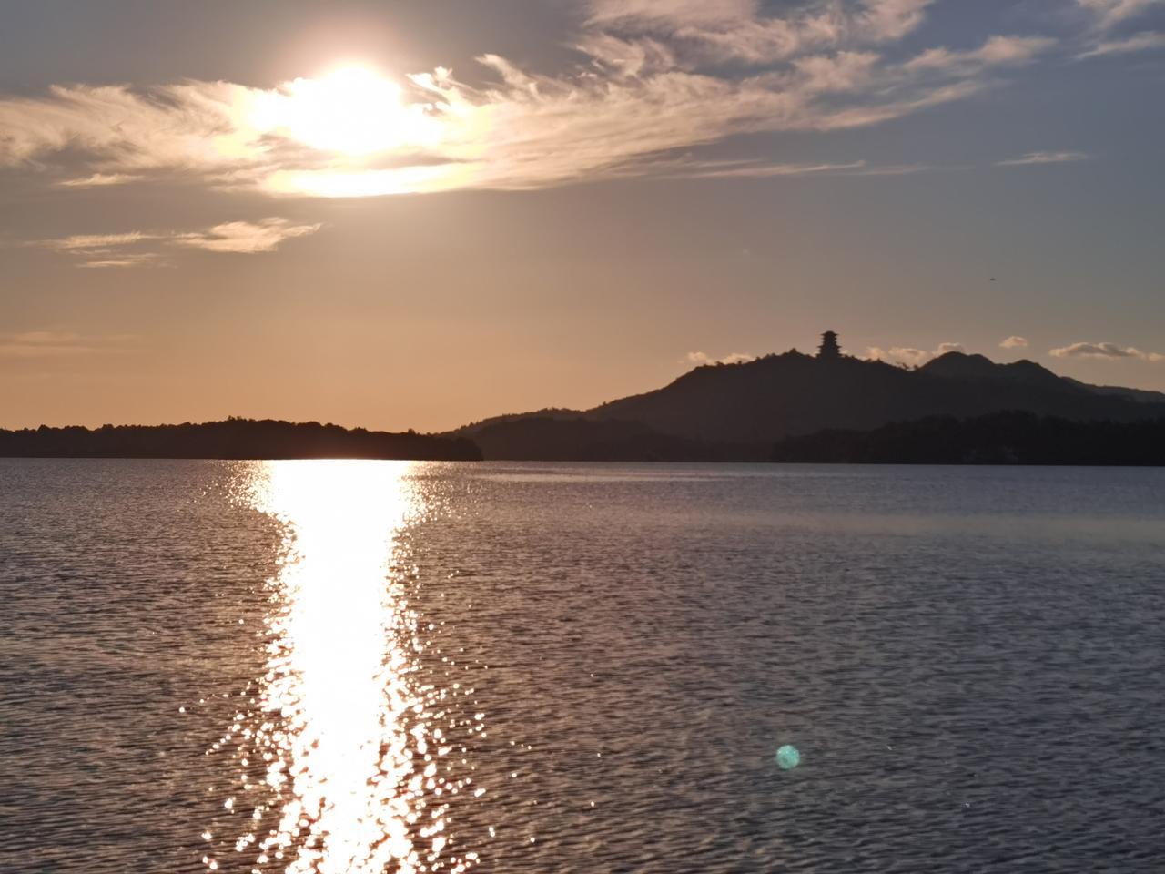 脑机接口和商业航天双飞脑机接口的基本面的个股，基本都是一字板。商业航天强势修复