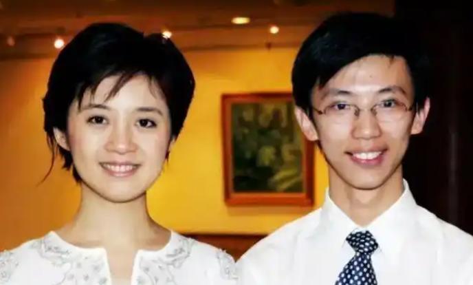 2004年，亿万富翁丁健对妻子说：“给你一个亿，离婚吧，我爱上别人了”，妻子抱