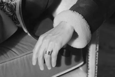 巨星也好，国手也罢，吴尊最戳人的标签是“宠女狂魔”！14岁NeiNei美照出圈