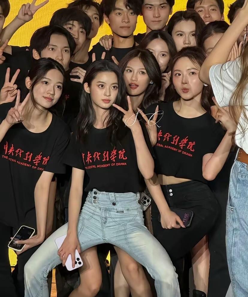 感谢项链女孩，再一次让我们知道捐款去向了[呲牙笑]很好，以后不捐款心里一点都不会