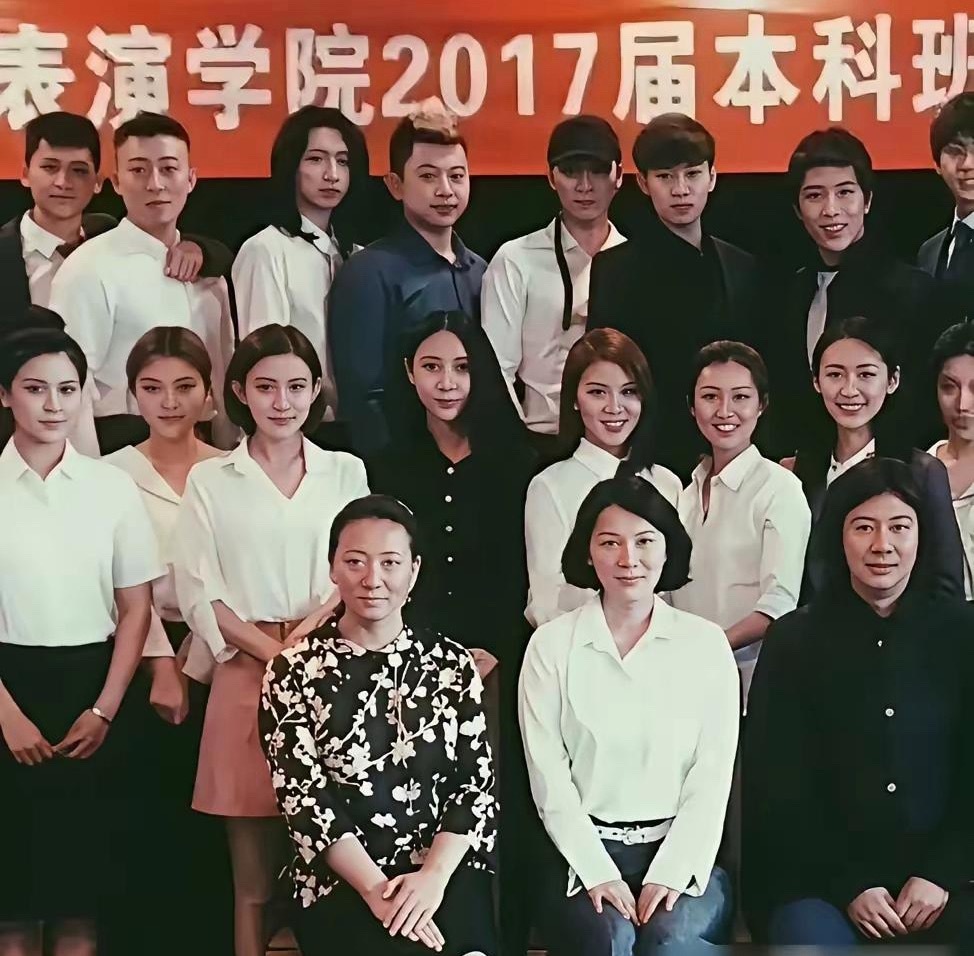 看完孟子义毕业照，才算读懂什么叫老天爷追着喂饭