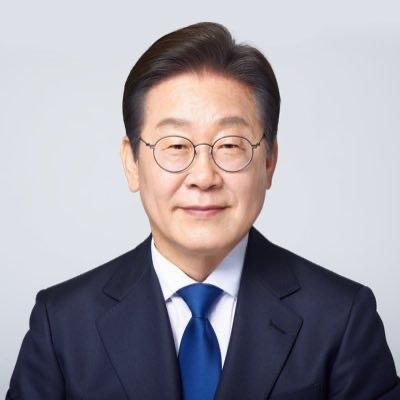 韩国总统李在明今天发文说：“关于朝鲜战俘遣返问题，乌方此前主动要求非公开处理，双