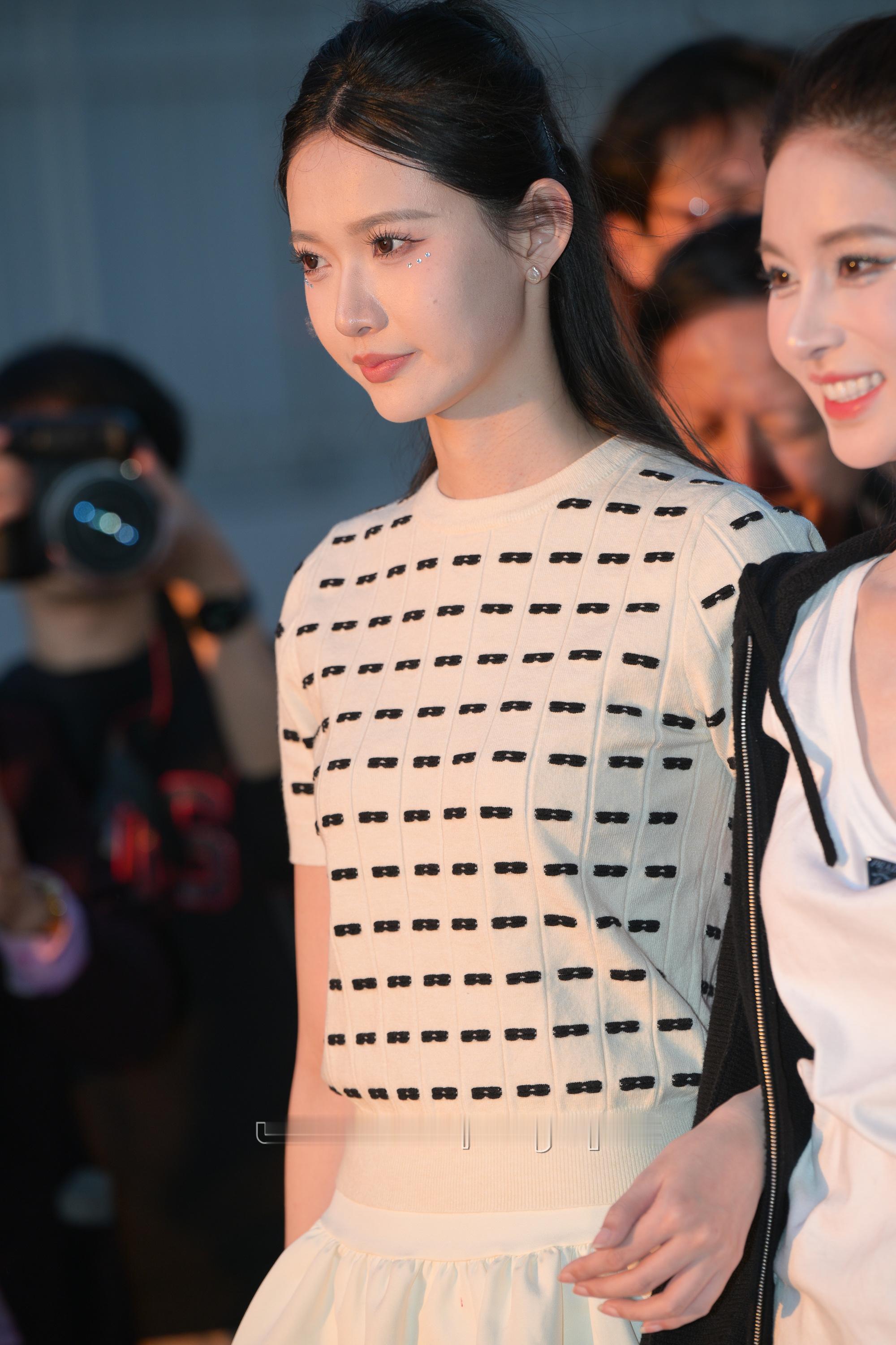 清爽甜美靓丽~~