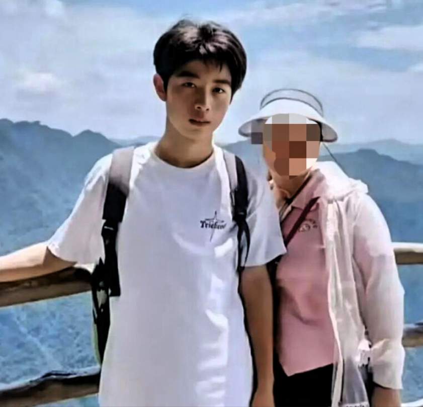 现在500块钱能买个啥能买一个大活人19岁的彭宇轩刚刚高考完就在网上认识