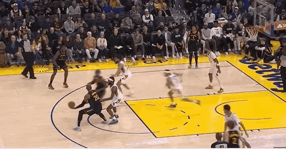 库里因感冒缺阵，就能看出谁才是勇士的接班人？勇士与步行者的比赛着