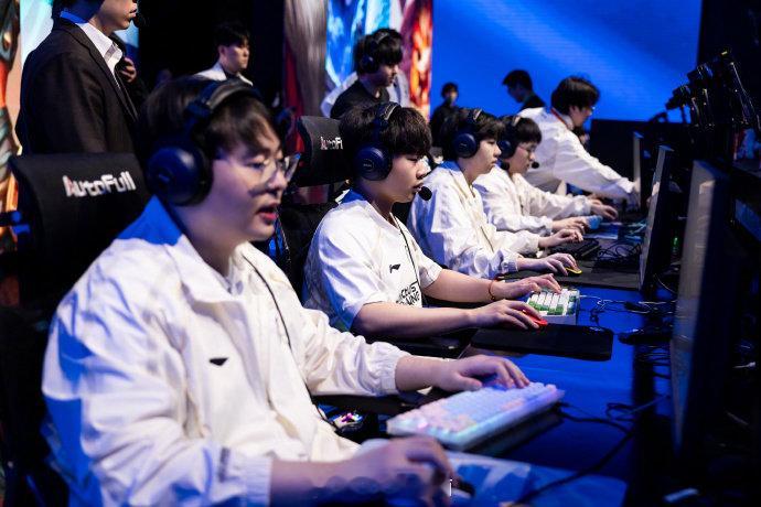 HongQ连C两把一切的一切，还要从3-0妖姬被小虎冰女单杀开始，从那把开始这