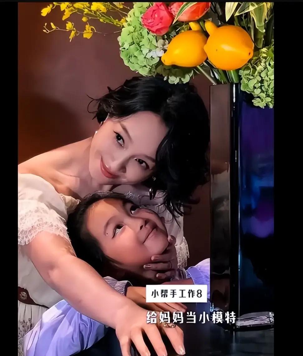 朱丹晒跟女儿日常近照，九岁念念比肩妈妈，长大了！​​​