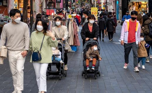 韩国生育率突然上来了，这是因为，韩国终于发现了解决单身男性结婚难题，到底症结在哪