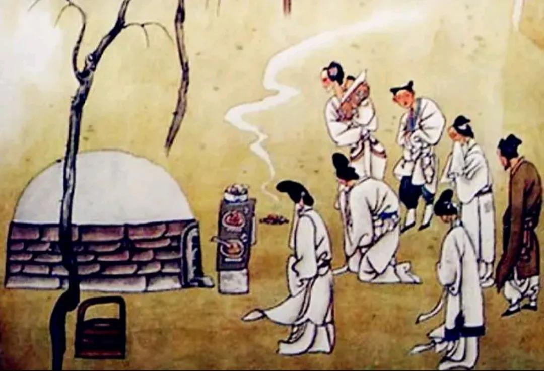 祭祖在各地有不同的说法，北方叫上坟、添坟、圆坟，烧纸、上供、送寒衣，南方叫挂纸