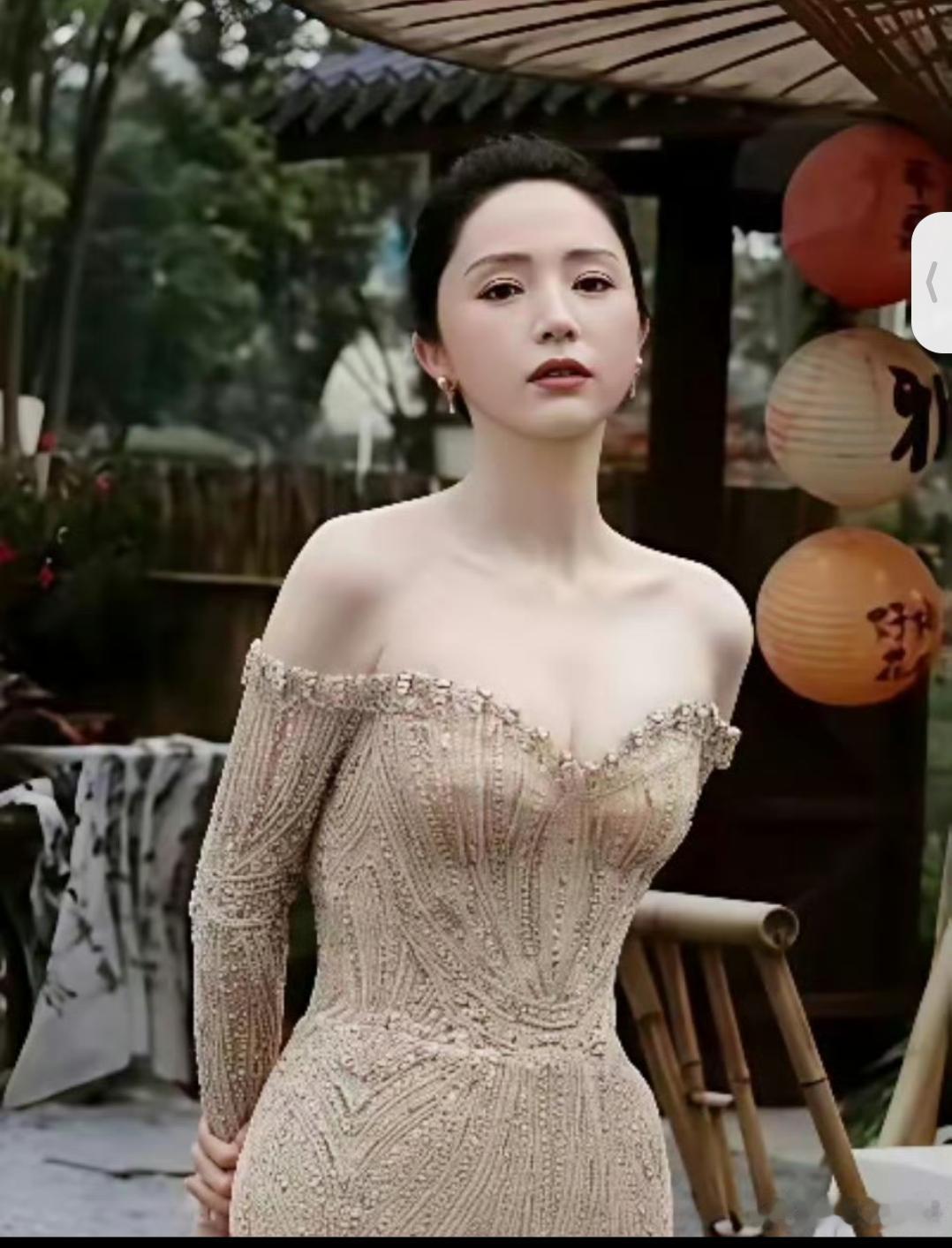 当年要不是发生那事，真不敢她现在得有多幸福！前夫哥脑子一热，给老婆孩子整了一个