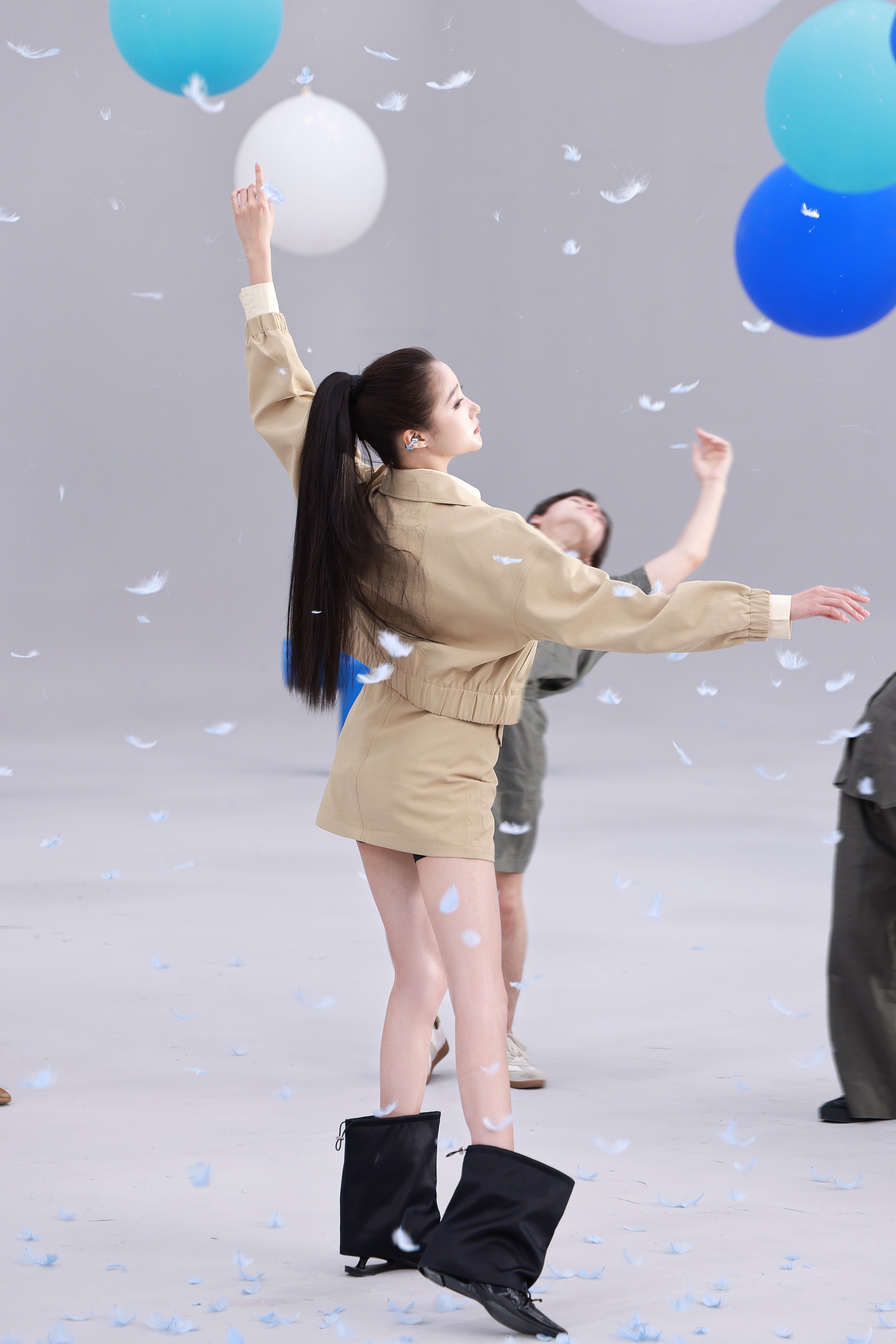 关晓彤晒冬奥会现场照关晓彤在复制粘贴的时代，你是手写的诗