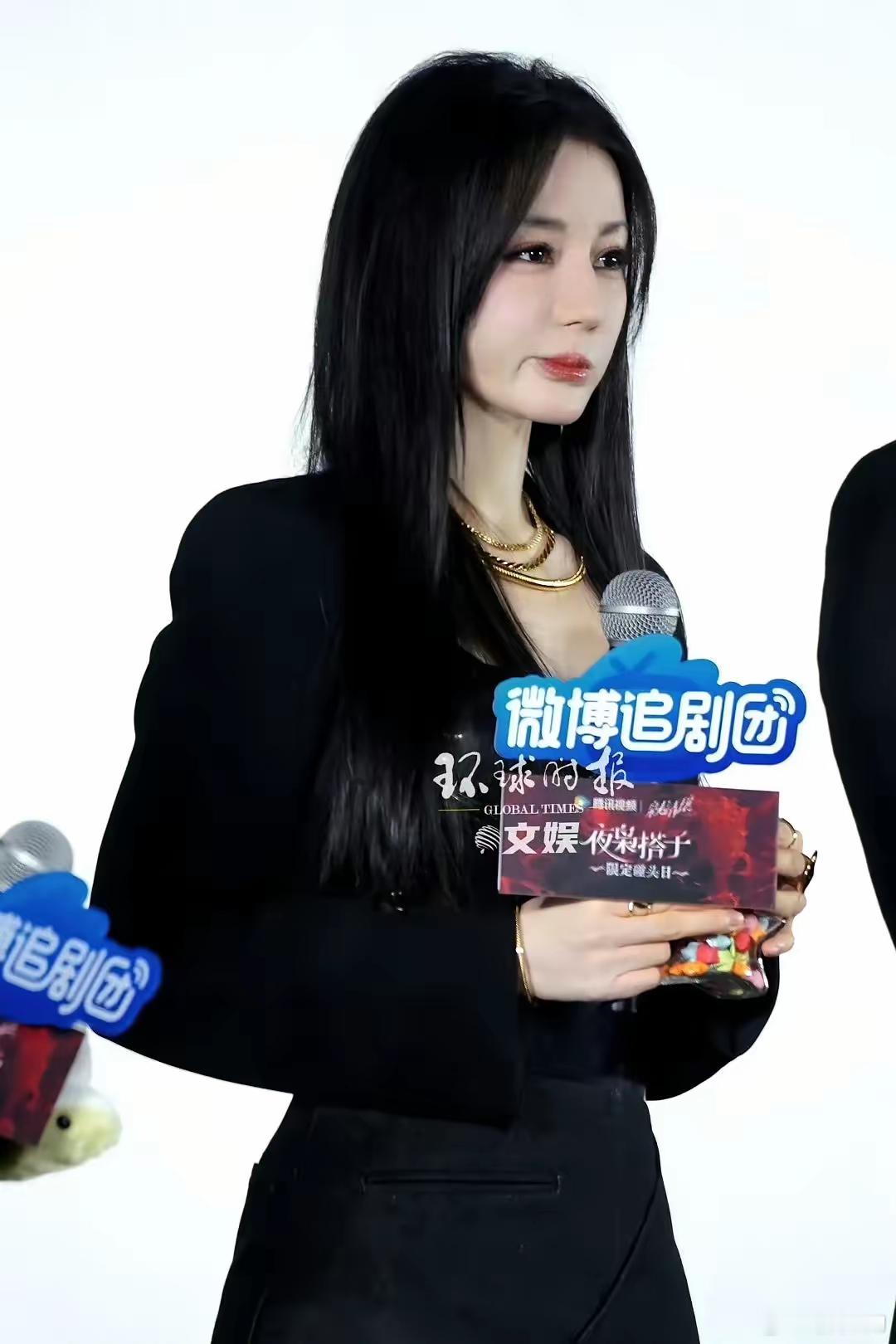 有大v分析迪丽热巴目前最大的困境是不抗剧，我认为是有一定道理的，因为想到热巴，我