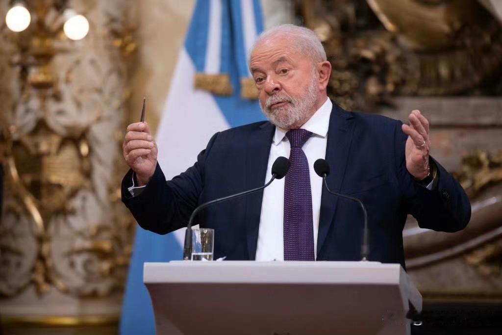 巴西总统卢拉近日就警方剿匪行动造成121人死亡一事表态，称这是一场屠杀，必须对事