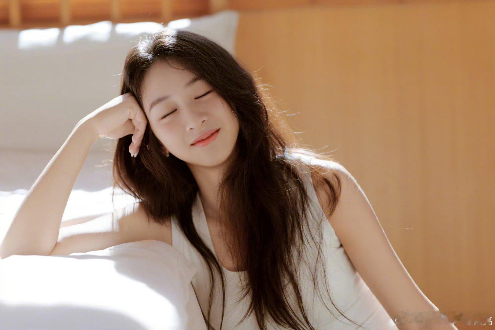 森碟18岁了时间过得好快啊，现在还记得那个风一样的女子。一转眼森碟都18岁了，越