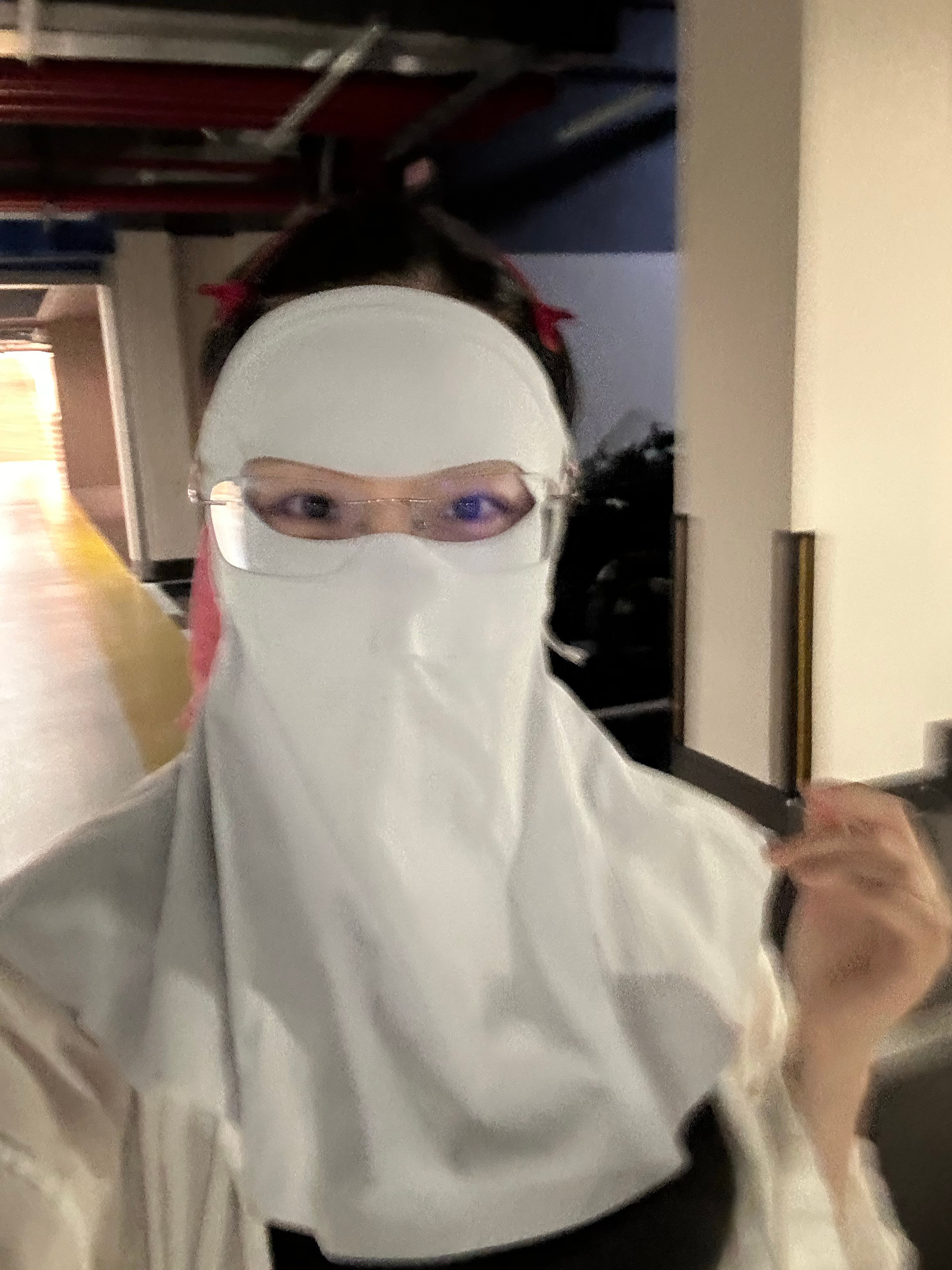 做了超皮秒买了一个脸基尼戴上好搞笑[笑着哭][笑着哭][笑着哭]不过比之前