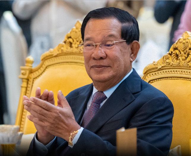 洪森开始飘了，接连三次预言泰国政局应验。一是预言泰国三个月内换总理，洪森通