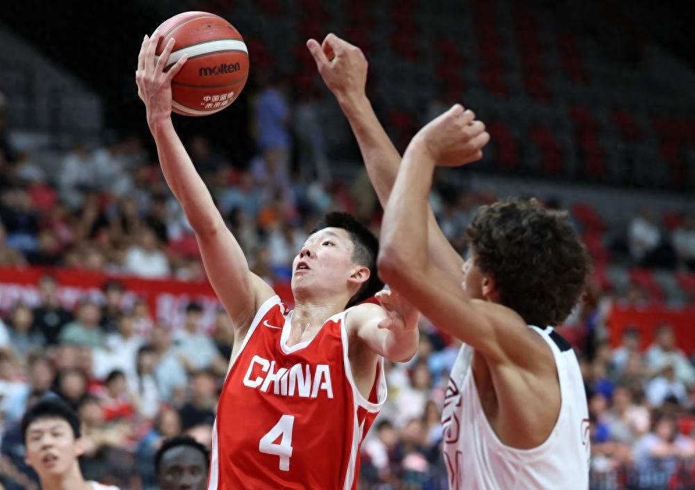 CBA破天荒！整批青训苗子送出国，中国篮球豪赌下一代上海久事这次送出了四名青