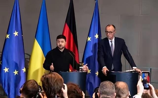 近日，德国总理默茨接受媒体采访时，向俄罗斯发出警告：“按照草拟的和平协议，一旦停