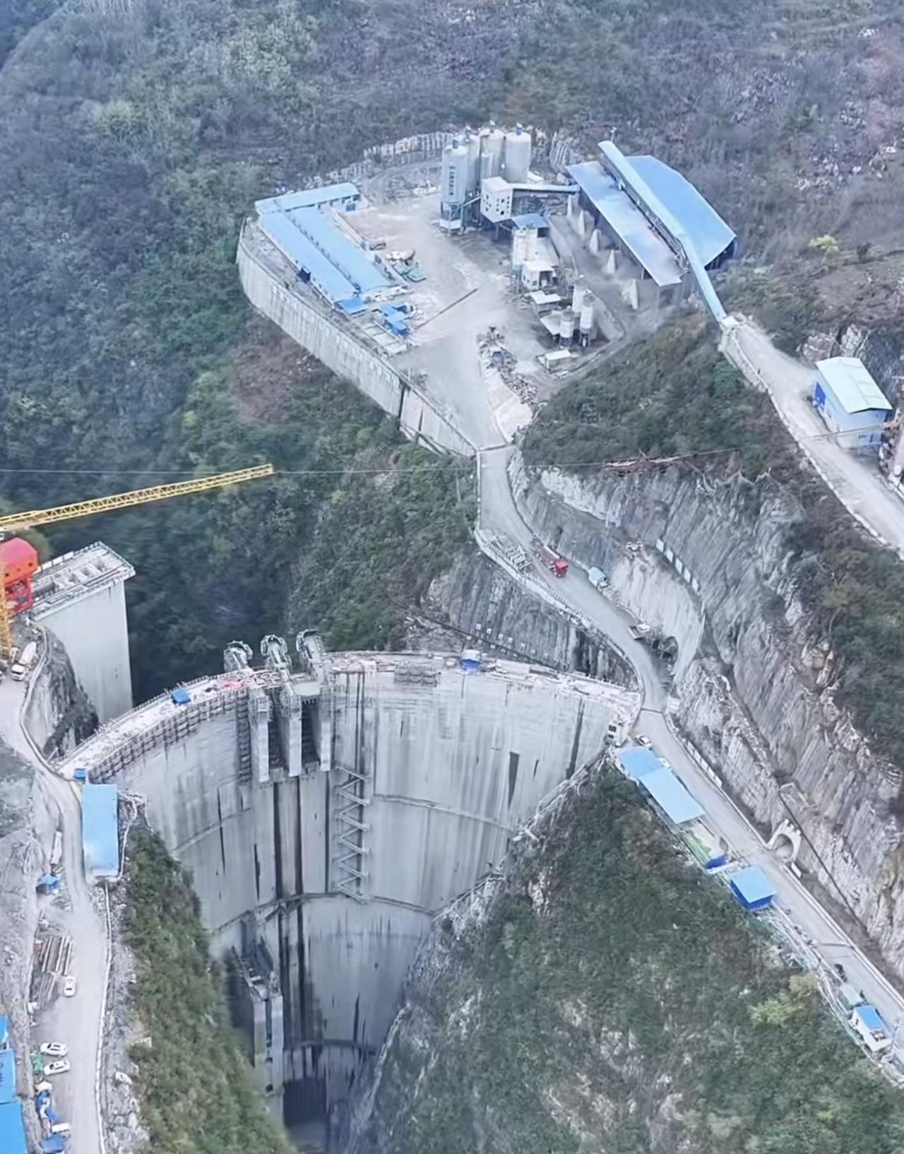 贵州不大，创造神话总库窀晟全82一应在米u水河大坝，一经建成，为黔西城市供水