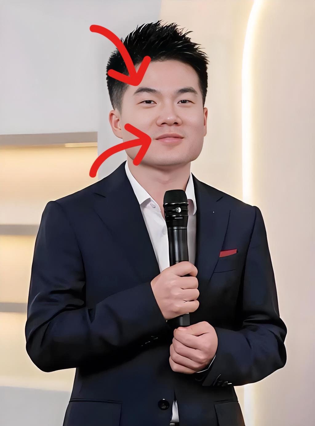 我有一个略懂面相的朋友他并不认识董宇辉但他是这样评价董宇辉面相的：董宇辉眉毛