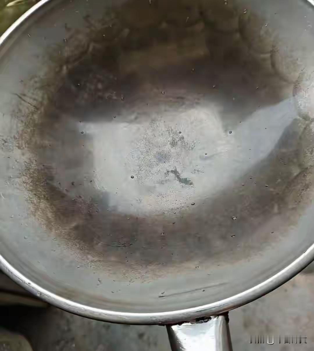 一口30年的不锈钢锅复活！60元的“传家宝”凭什么刷屏？一口用了近30年依然