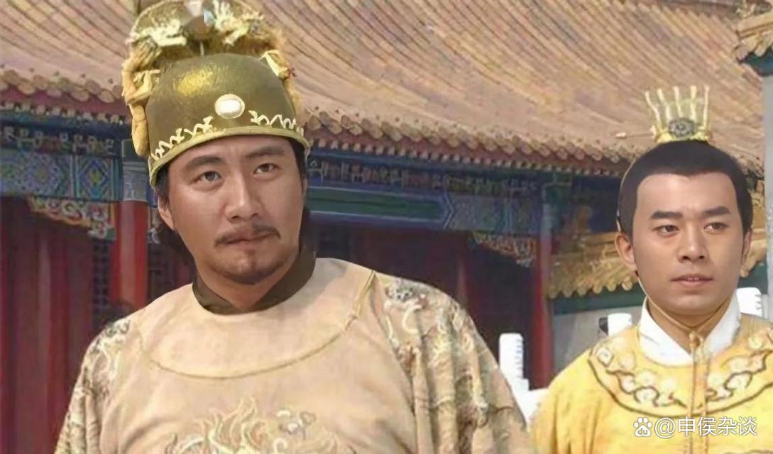 朱标被亲爹拿椅子追打,骂完照样接着监国理政,太子位坐了25年没换过人。这事搁