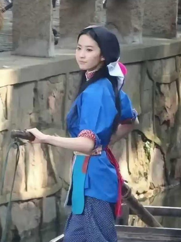看到刘亦菲乡村造型后，真正明白什么叫做演不了农村人！