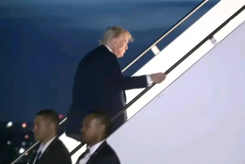 特朗普去加拿大参加G7峰会，会议还没结束，就气鼓鼓的回去了！他说有重要的事情要