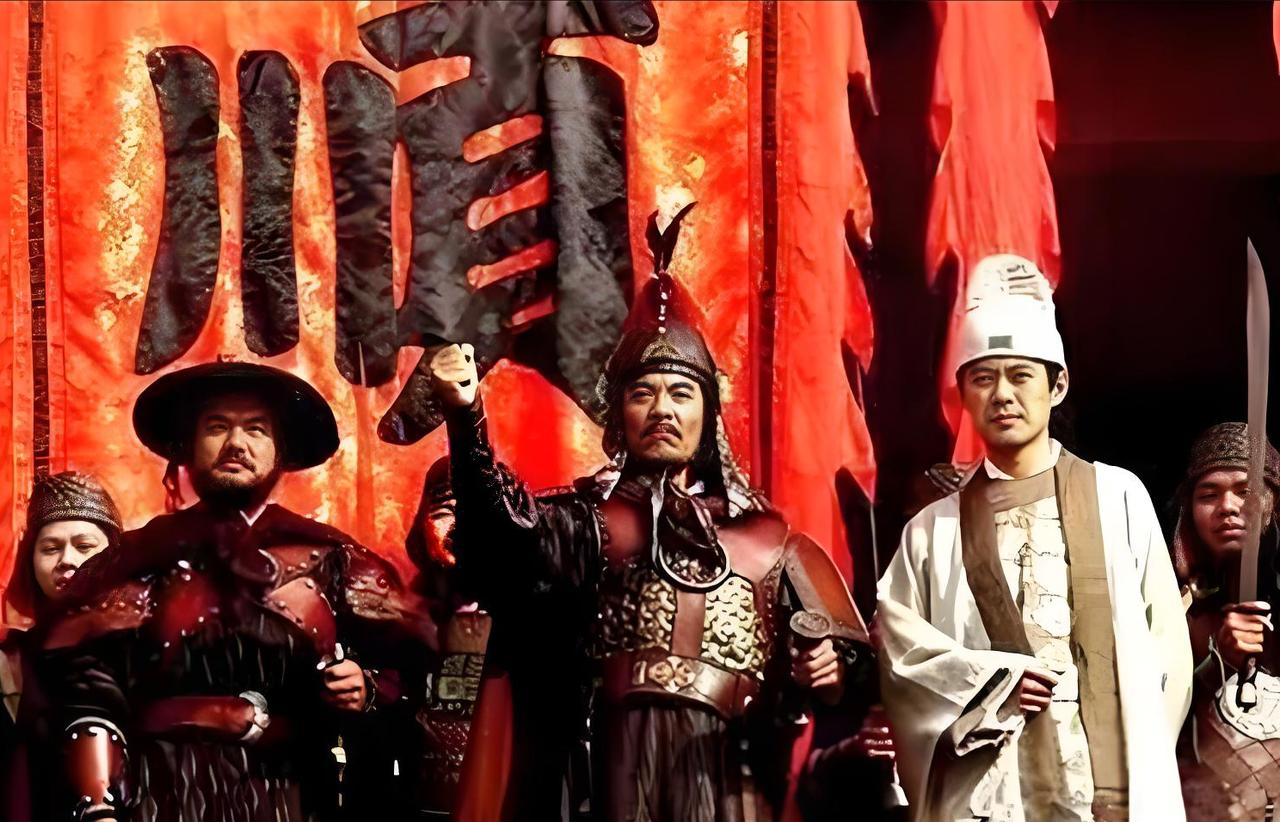1640年，鱼腹山绝境。大顺军被围得死死的，粮断、人散，李自成几次拔刀想自尽。就