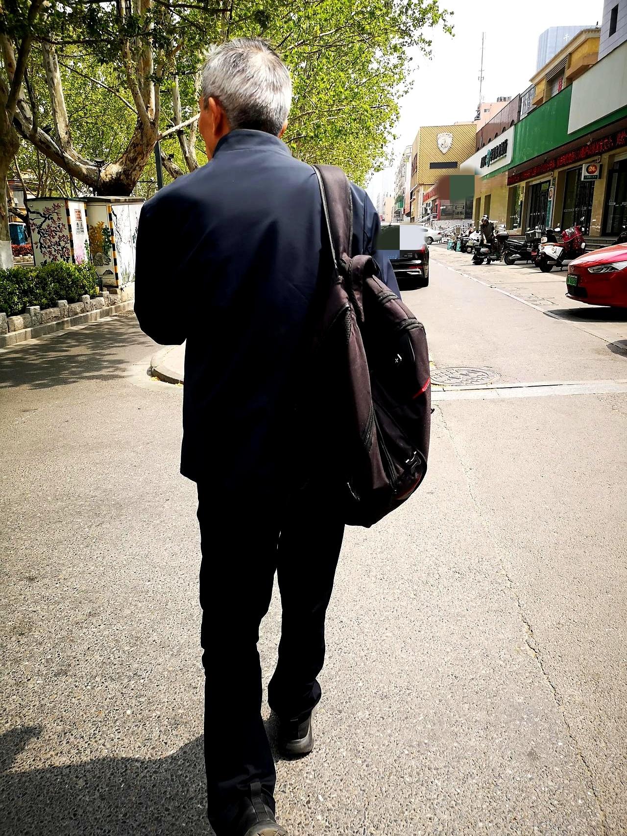 真是让人想不到！宁波一男子本以为退休后可享受清闲，在家却变得郁郁寡欢还头痛失眠，