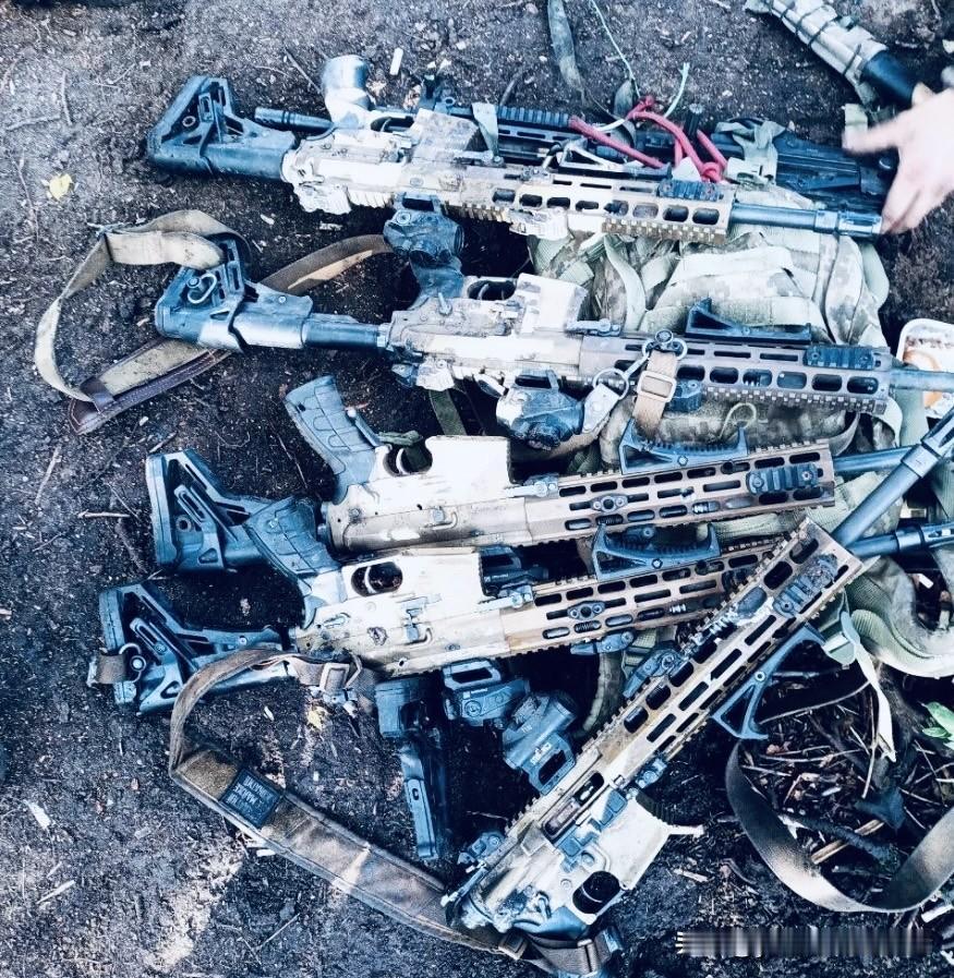 【俄乌士兵一次近距离交锋】在一个叫弗拉基米洛夫卡的居民点附近，俄军将乌