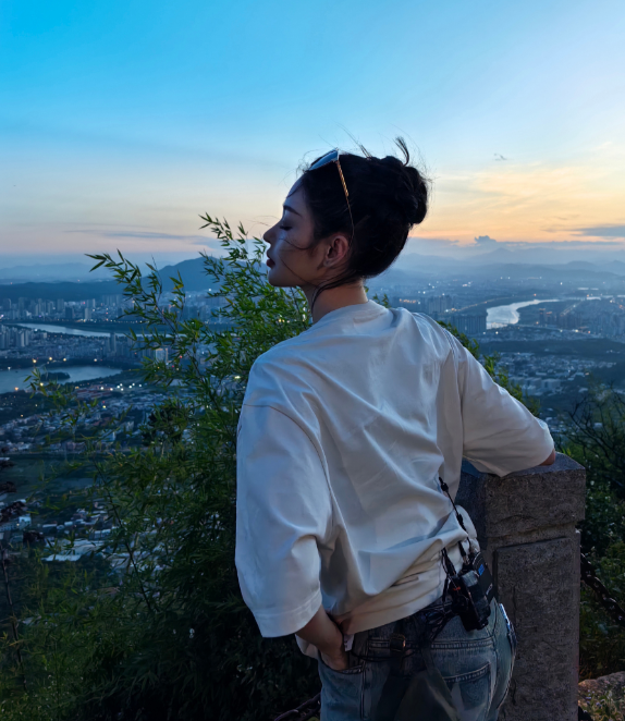 海边的月亮之上，是觉醒的DNA