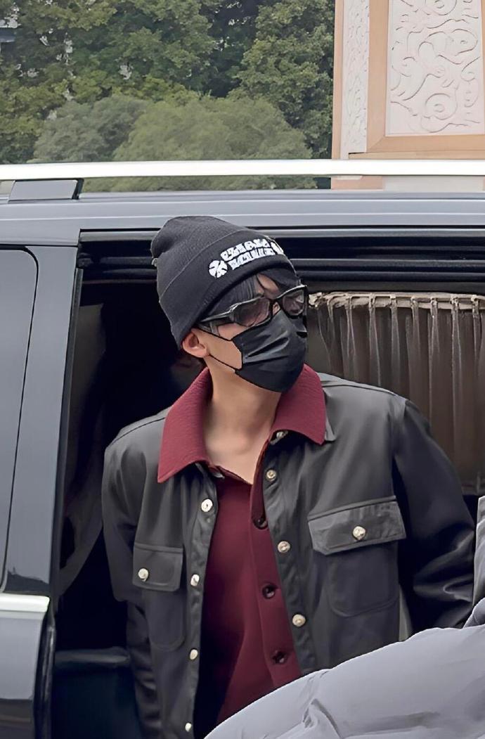 檀健次2026本命年檀健次本命年红色look檀健次2026本命年，檀健次本命