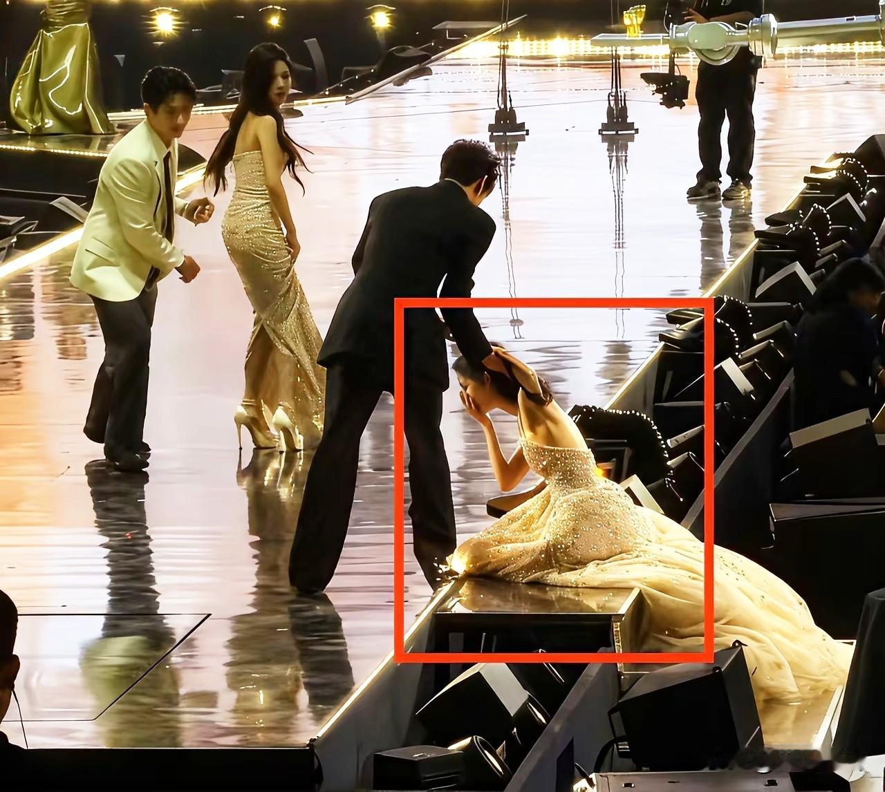 孟子义呀！你可是长点心吧你这样一摔，是给导演要红包的吗？我老公看到