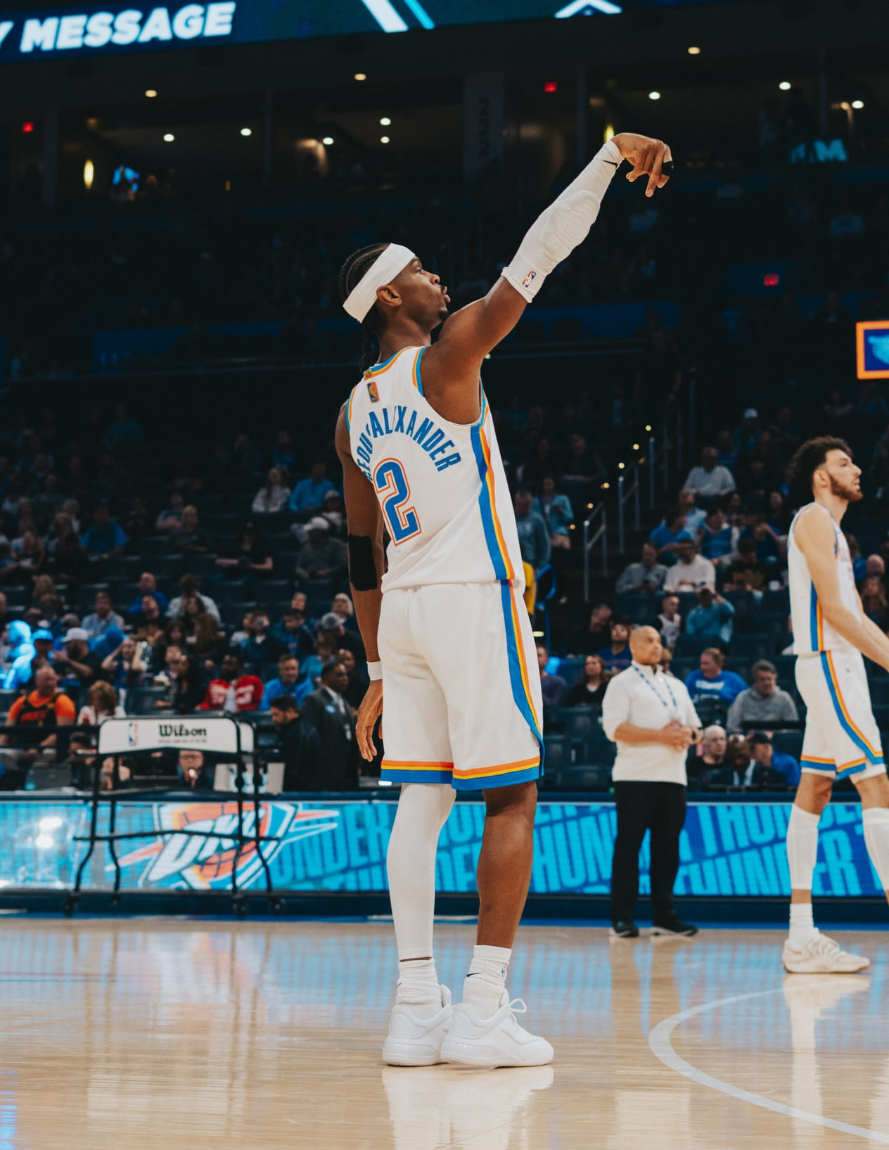 摄影师JD晒近期的作品⚡晚安大伙，晚安雷霆雷霆vs骑士雷霆