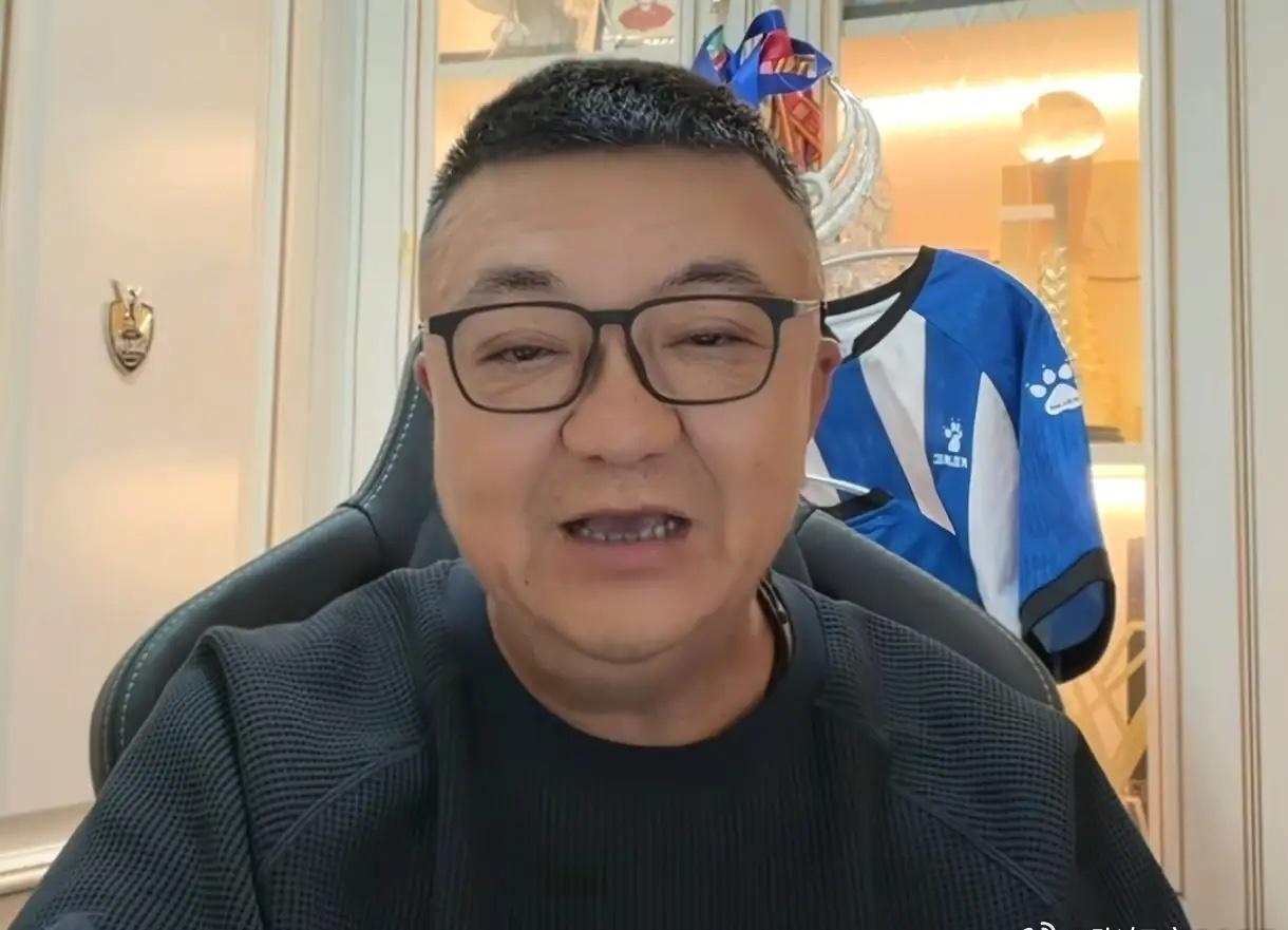 国足0-5巴勒斯坦，董路一句话说到根子上了！董路原话是：“不知道如何评价国足