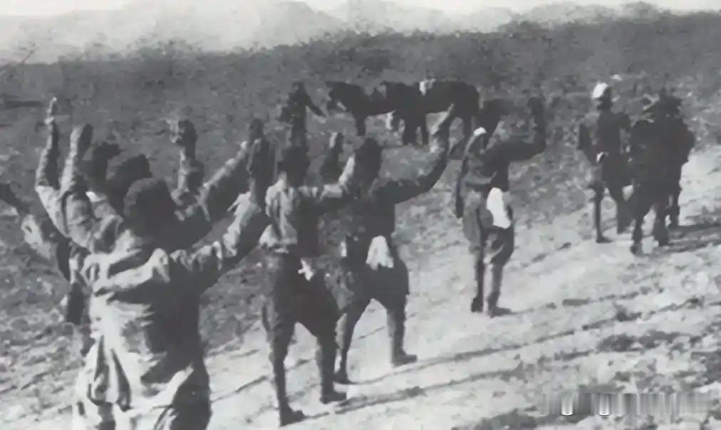 把三千个已经投降的战俘，亲手推下冰窟窿里淹死。这件事是1946年吉林通化“二·三