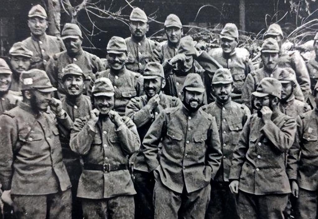 1939年，19岁少女被日军推进洗澡房，翻译官笑眯眯的说：“你有福了，你很漂亮，