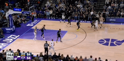 约基奇今天的这几个动作…掘金险胜爵士掘金第四节21个罚球约基奇泰山压顶式防守