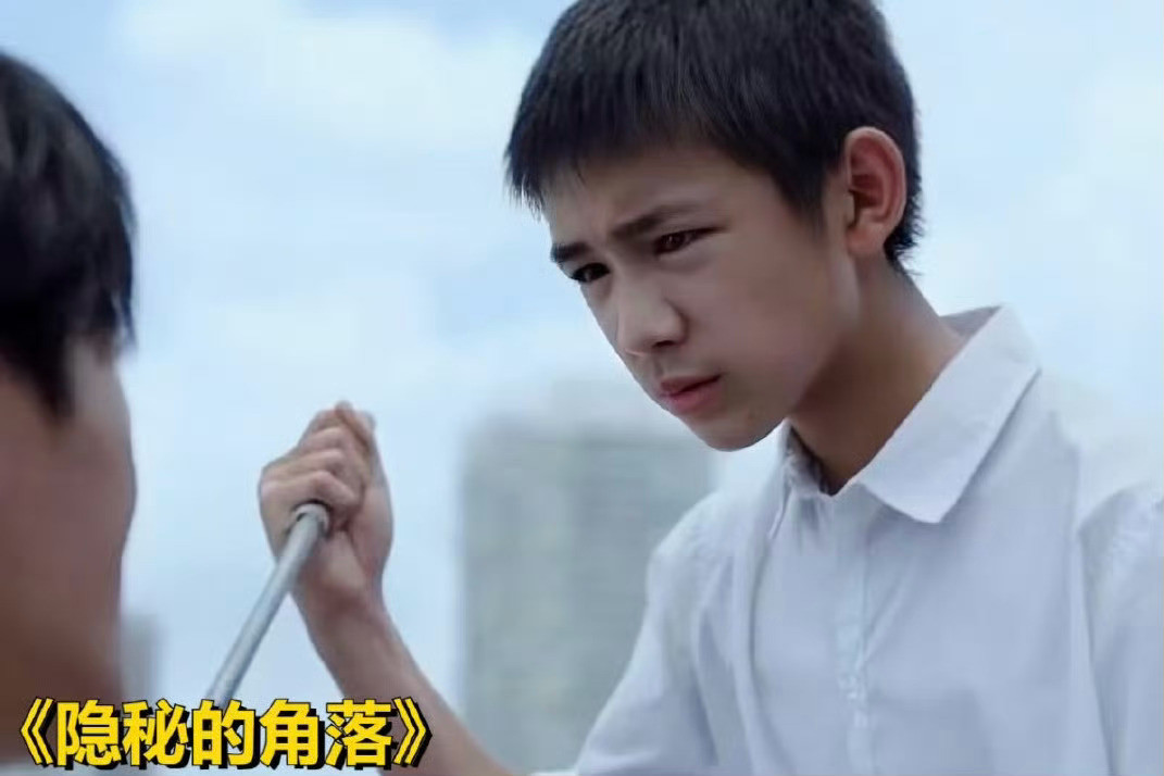荣梓杉报平安荣梓杉心肌炎荣梓杉心肌炎复发“朱朝阳”一转眼就成大帅哥了，一定